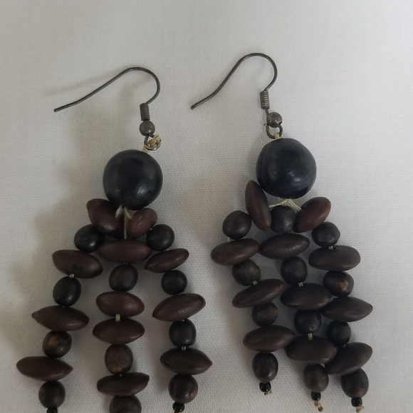 Earing - Picture 2 of 2